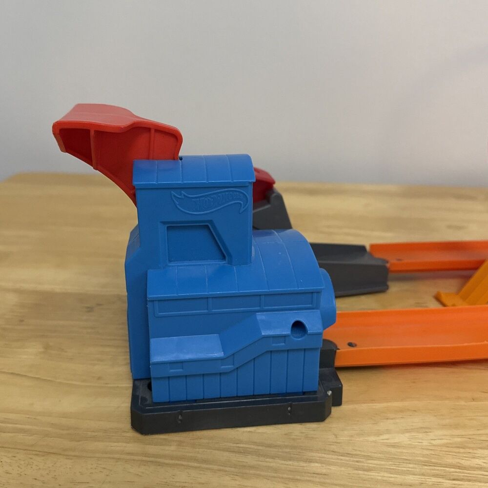 Mattel Hot Wheels Mixed Track Lot Connectors Ramps Launcher - Picture 12 of 12